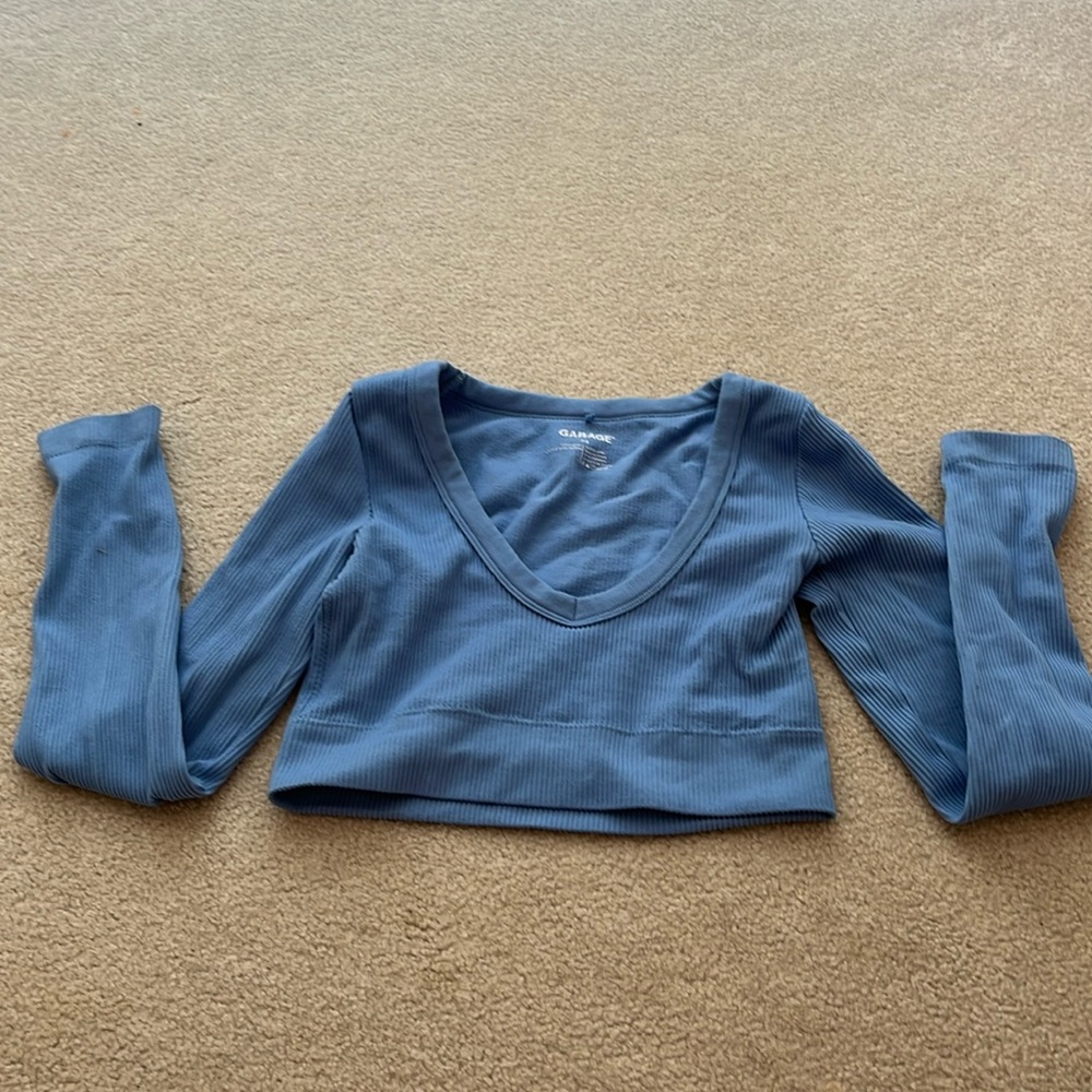 garage long sleeve top size small